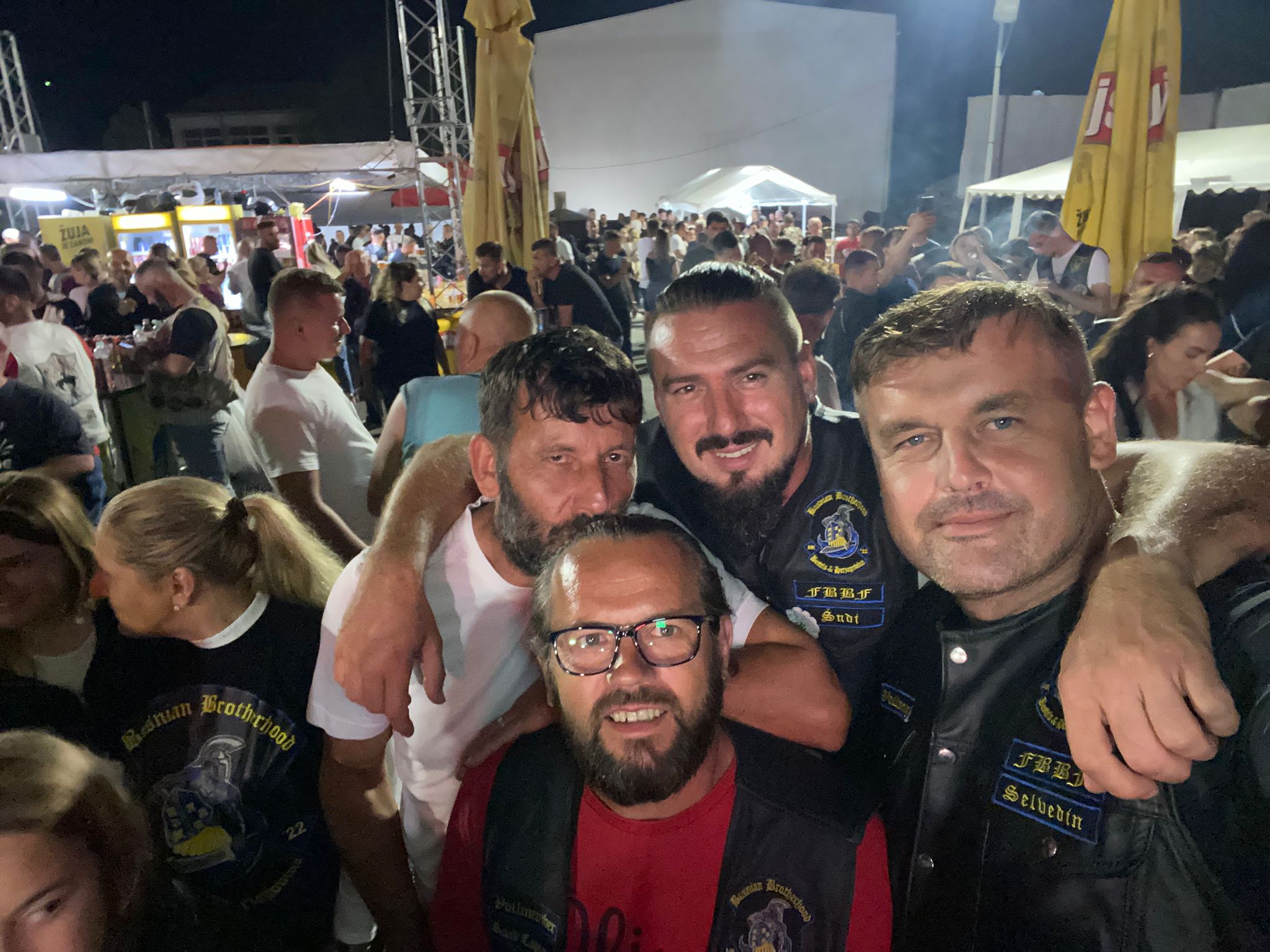 Ne moze nam niko nista